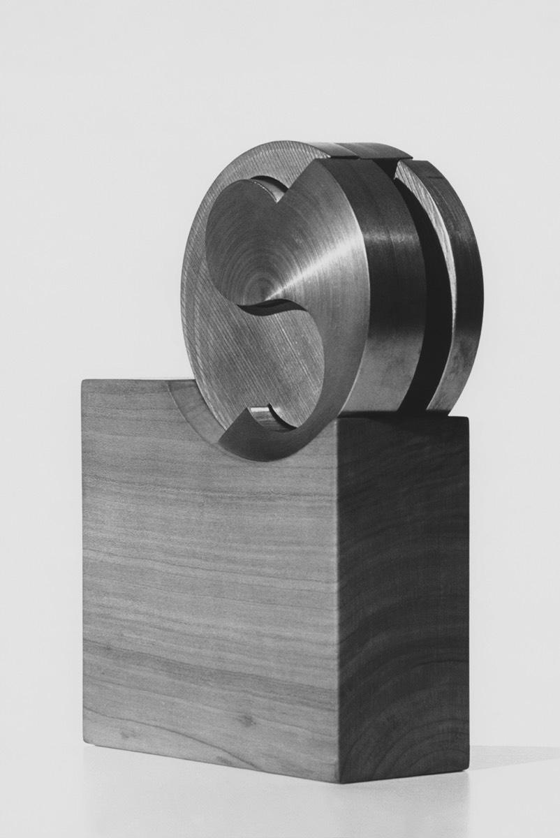 «2 x 2 verhängt in Schleife», 1966 (Messing, Holz, WG 66 – 244 MH)