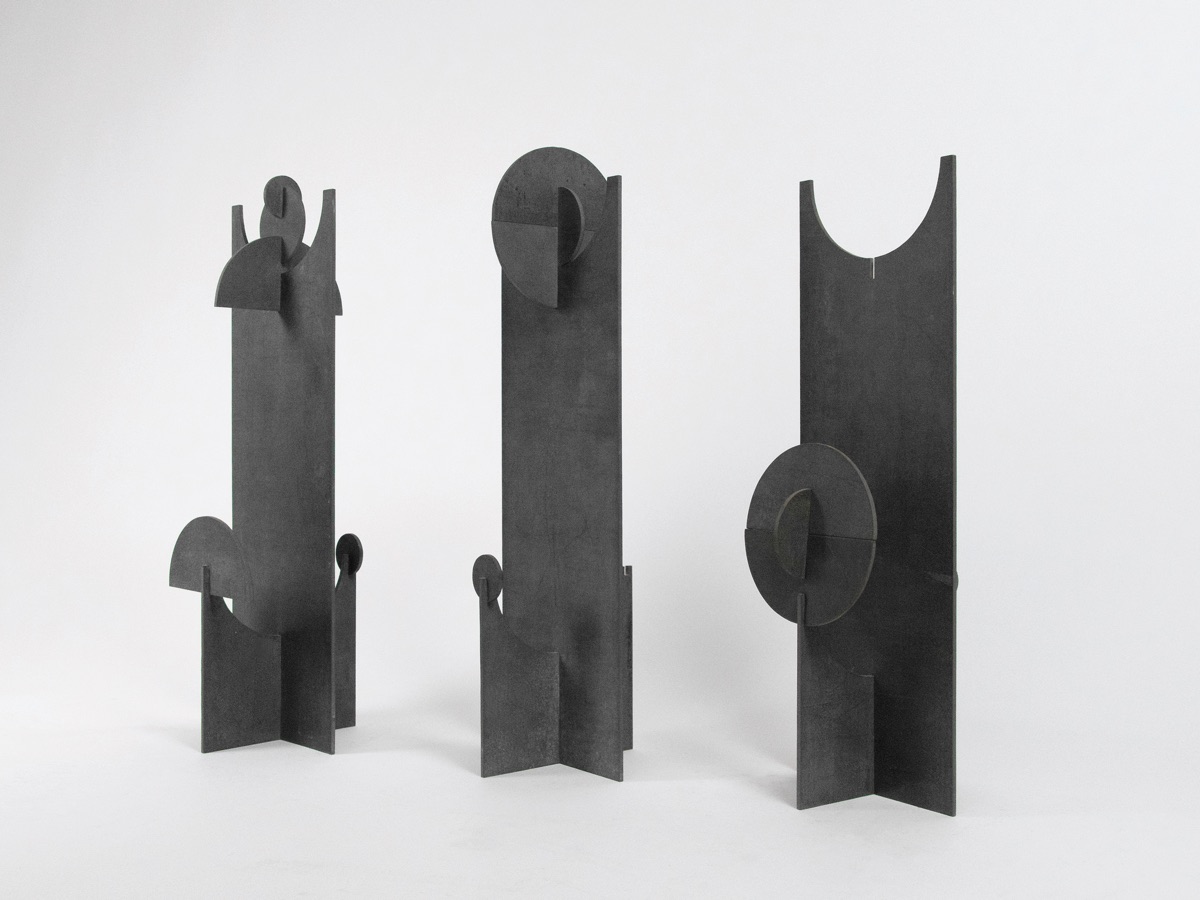 «Steckfigur mit zwei Halbkreisen», 1967 (Zink, Multiple, je 37,5 x 12,5 x 12,5 cm, WG 67 – S 8)