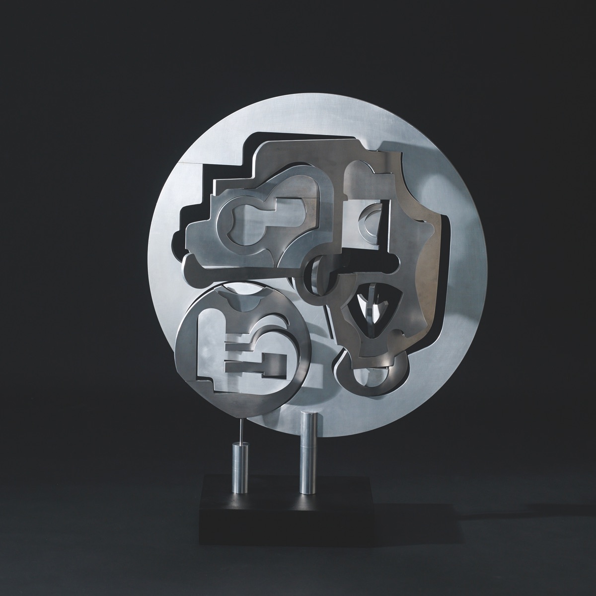 «Das grosse Drehspiel 1=2», 1968 (Aluminium, Eisen, H 100 cm, ø 80 cm, WG 68 – 521 M)