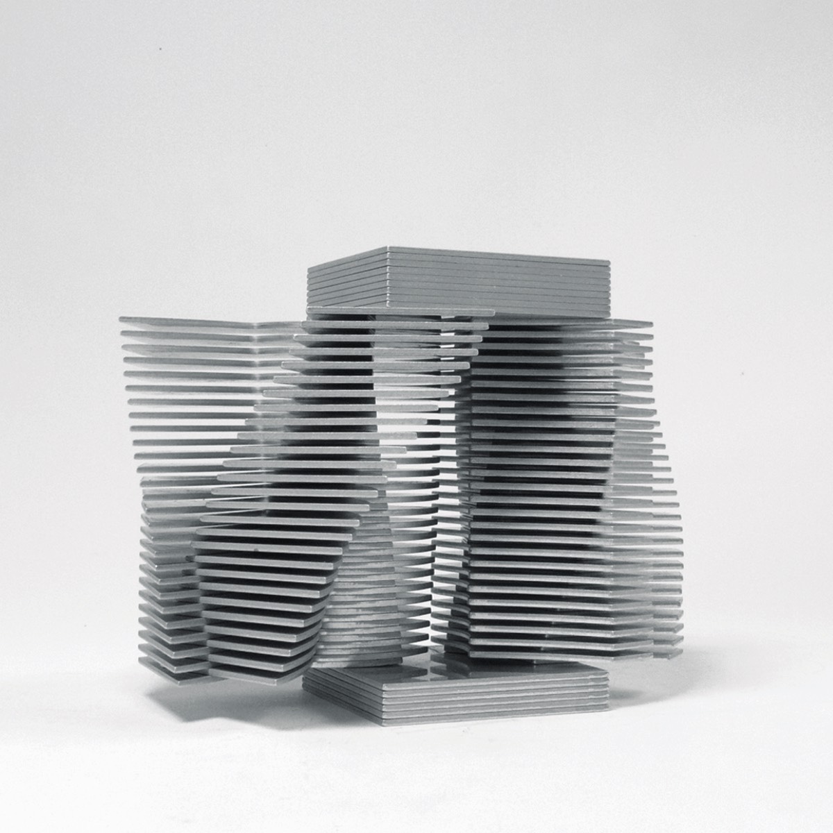 «Meditation / Bühne», 1971 (Aluminium, Multiple, 14,3 x 7,5 x 7,5 cm, WG 71 – S 41 – V)