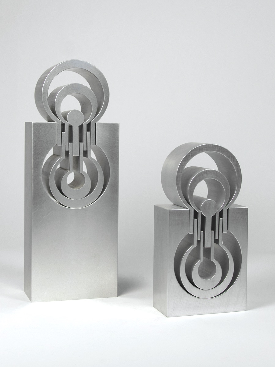 Links: «Tonschlüssel in Block mit Klang», 1975 / rechts: «Tonschlüssel», 1987