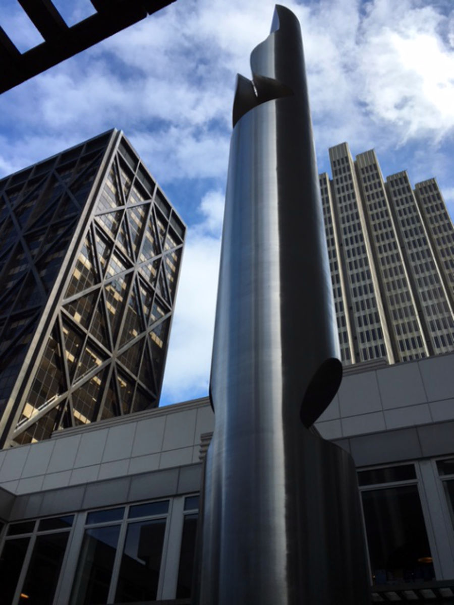 «Two Columns with Wedge» – fotografiert 2016 von Haig Khachatoorian