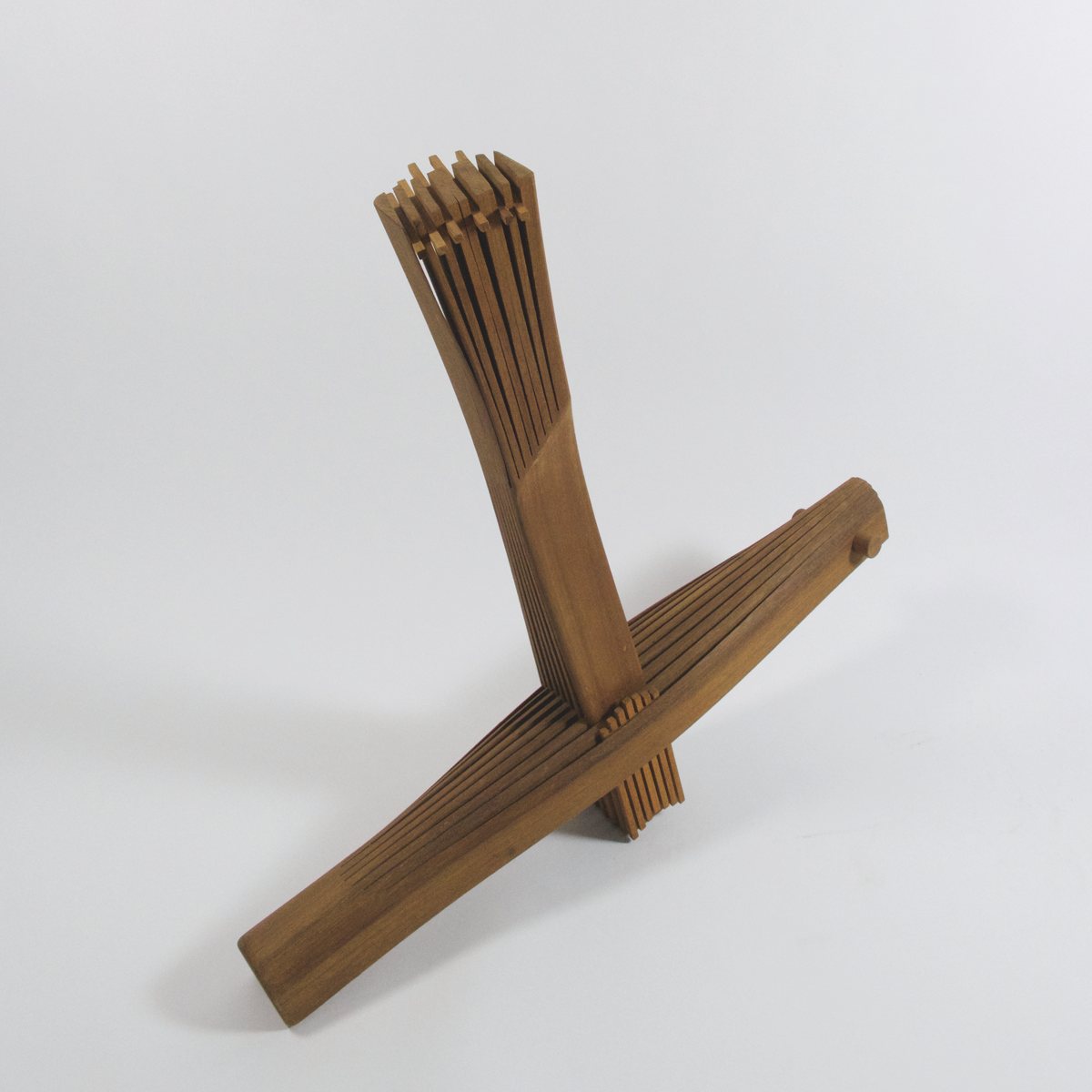 «Iroko-Kreuz», 1989 (Holz, 69 x 77 x 16 cm)